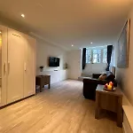Apartment Tulip House Luxury - Location - Rijksmuseum - Leidseplein 120 M2 Private With Kitchen *