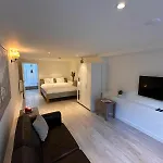 Tulip House Luxury - Location - Rijksmuseum - Leidseplein 120 M2 Private With Kitchen * Amsterdam